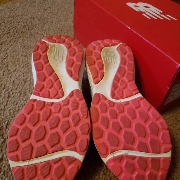 New Balance women's running shoes - Picture 3 of 4